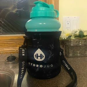 Hydrojug with sleeve